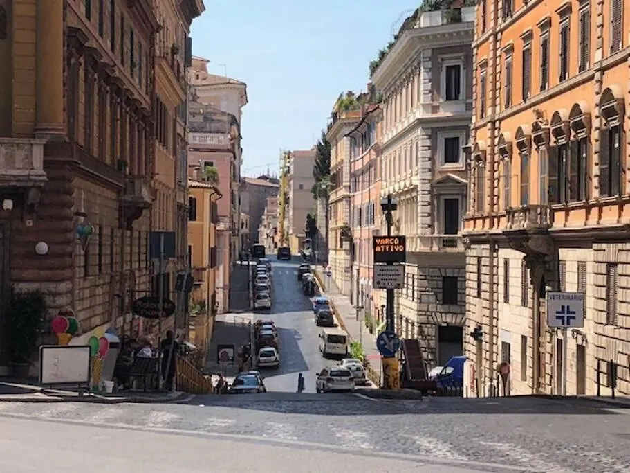 Elle Cavour Apartment Rome