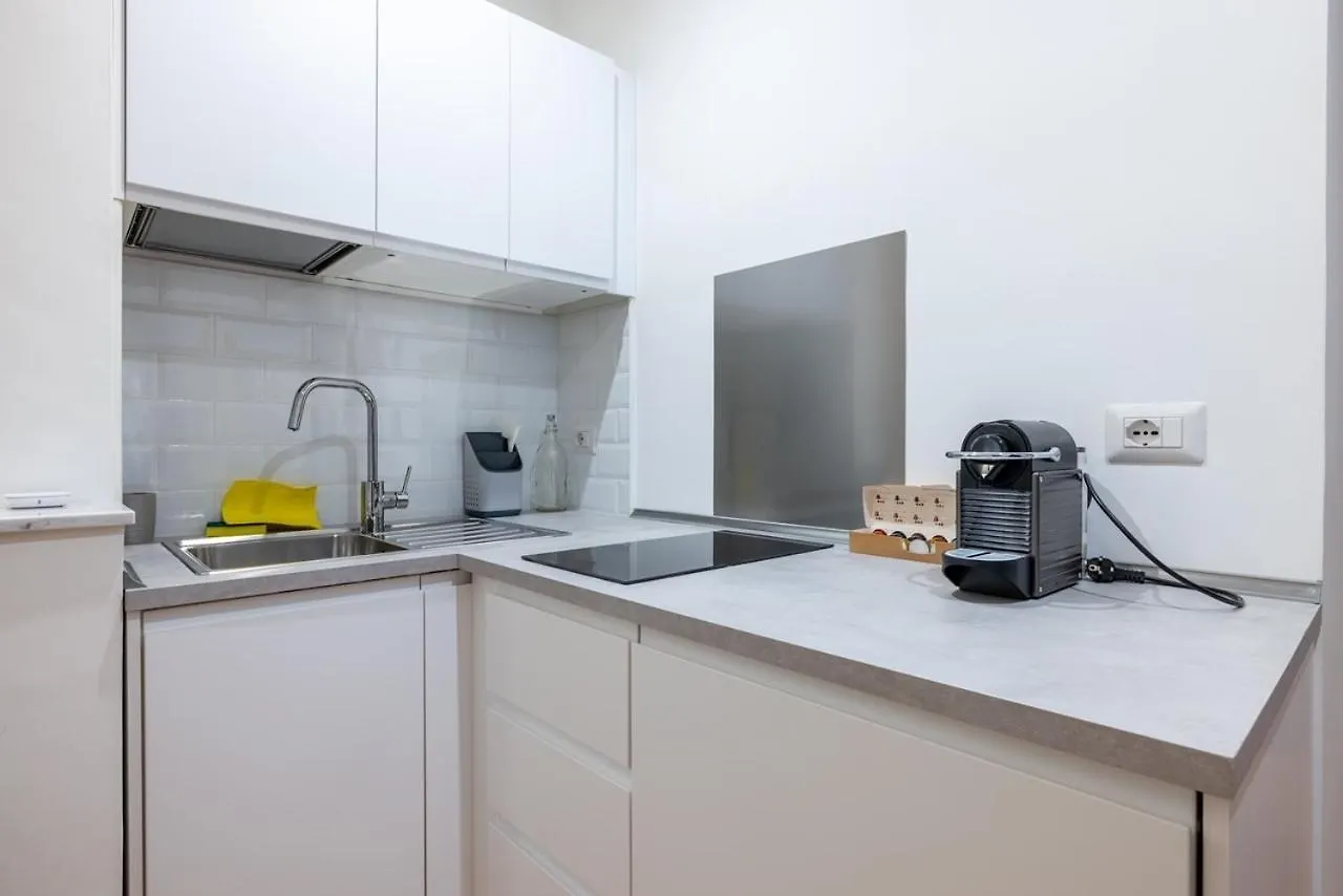 Elle Cavour Apartment Rome