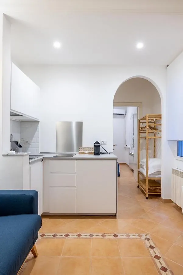 Elle Cavour Apartment 로마 0*,